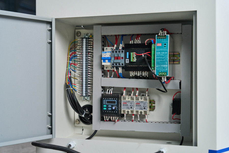 Кромкооблицовочный станок DM-109 PUR/EVA