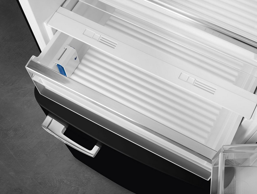 Холодильник Smeg FAB38LBL5