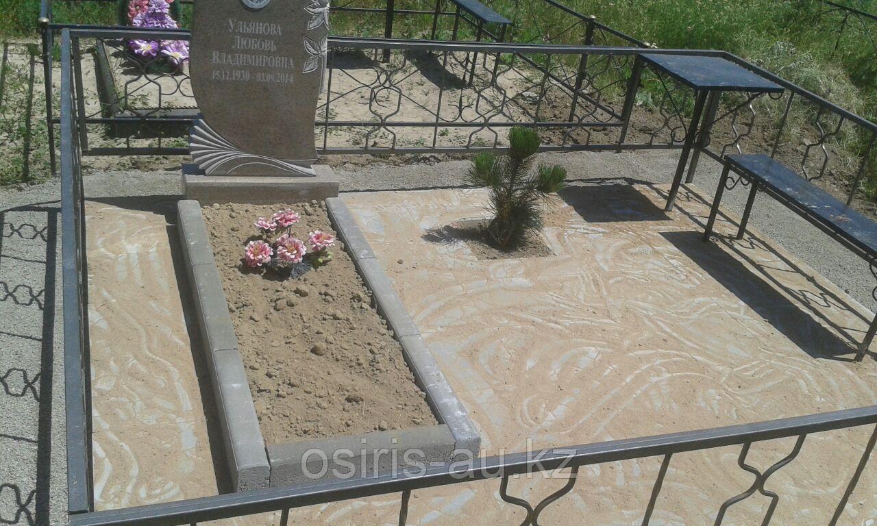 Цветник на кладбище "Бетонный"