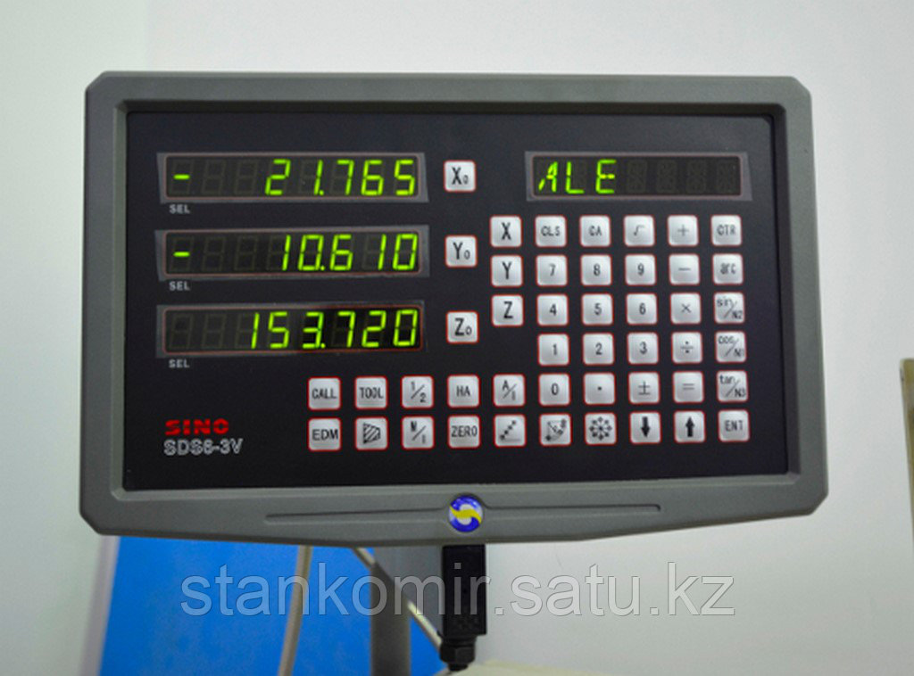 Универсальный токарно-винторезный станок MetalMaster X32100 c УЦИ