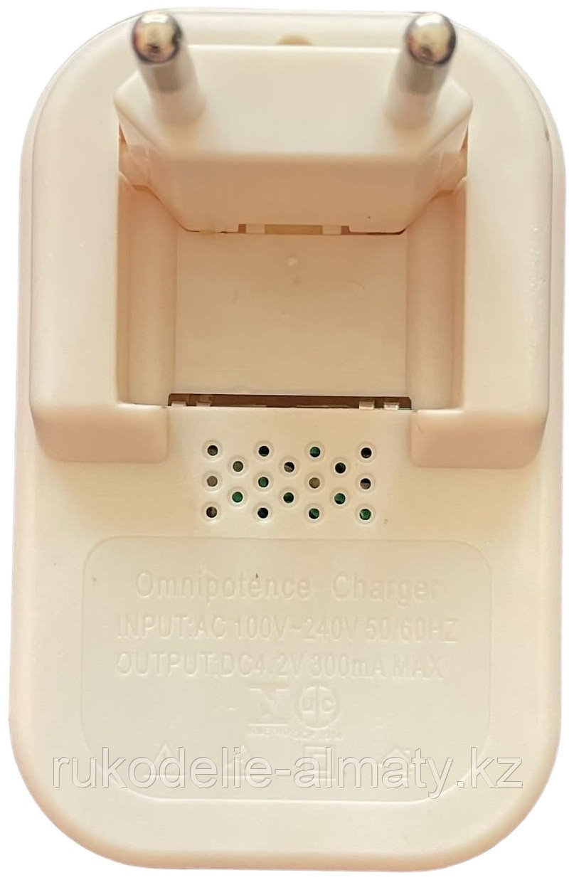 USB UNIVERSAL CHARGER зеленый