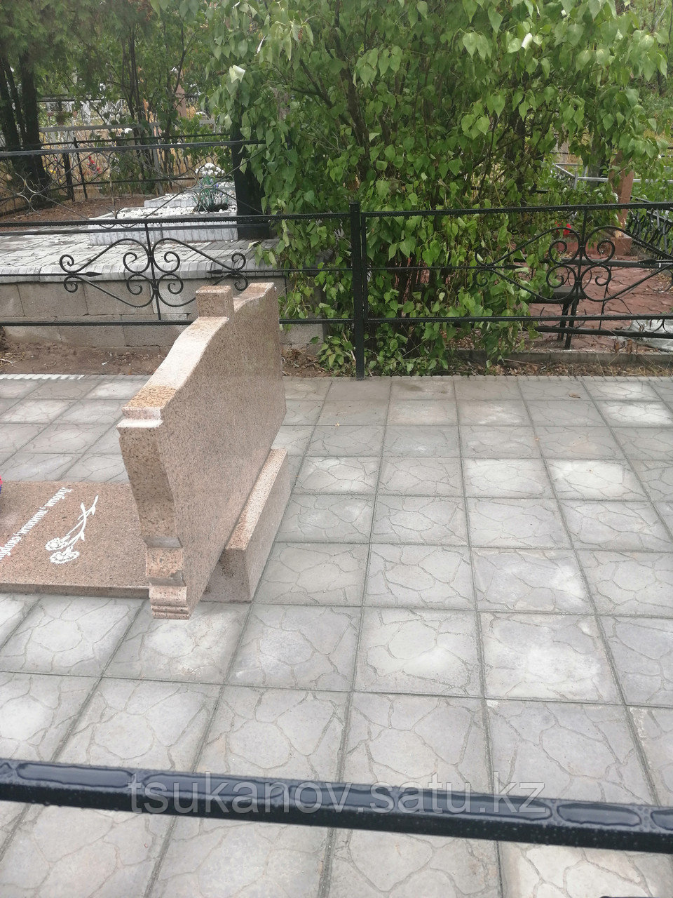 Благоустройство могил тротуарной плиткой
