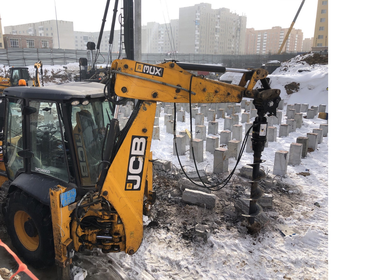 Услуги Ямобура Экскаватора-погрузчика JCB-3CX