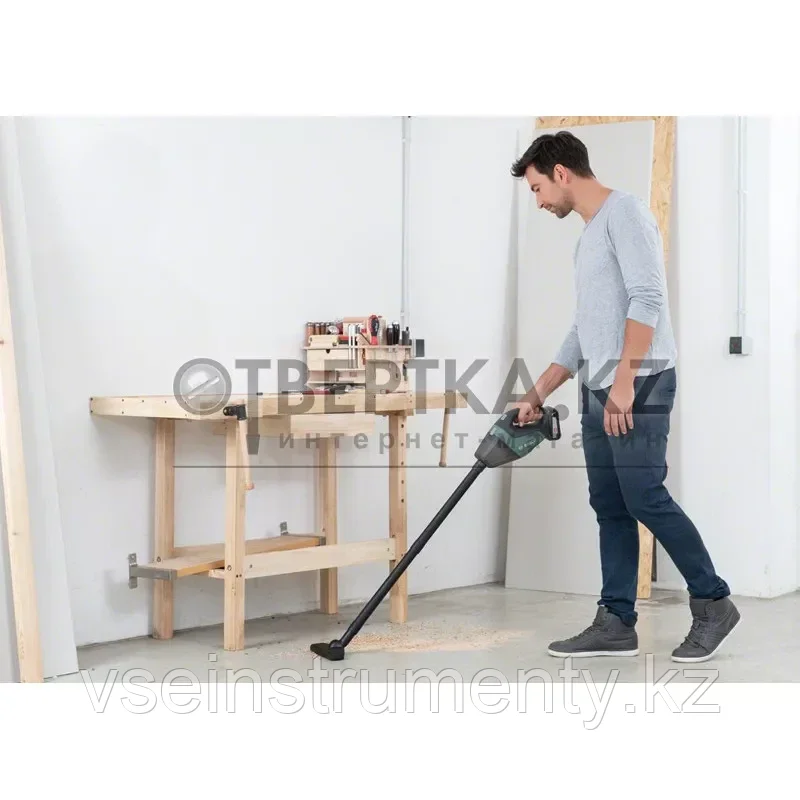 Аккумуляторный ручной пылесос Bosch UniversalVac 18 06033B9101