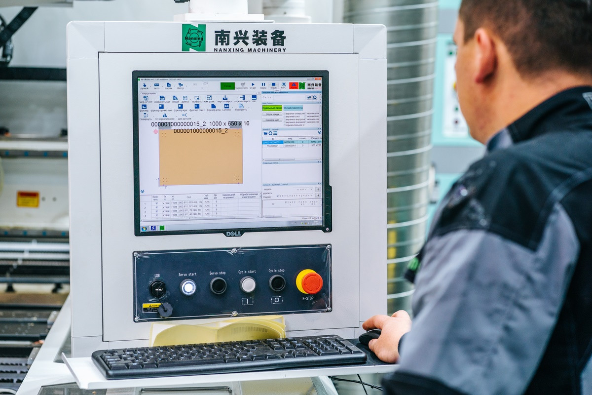 Сверлильно-присадочный станок с ЧПУ Nanxing NCB 612S