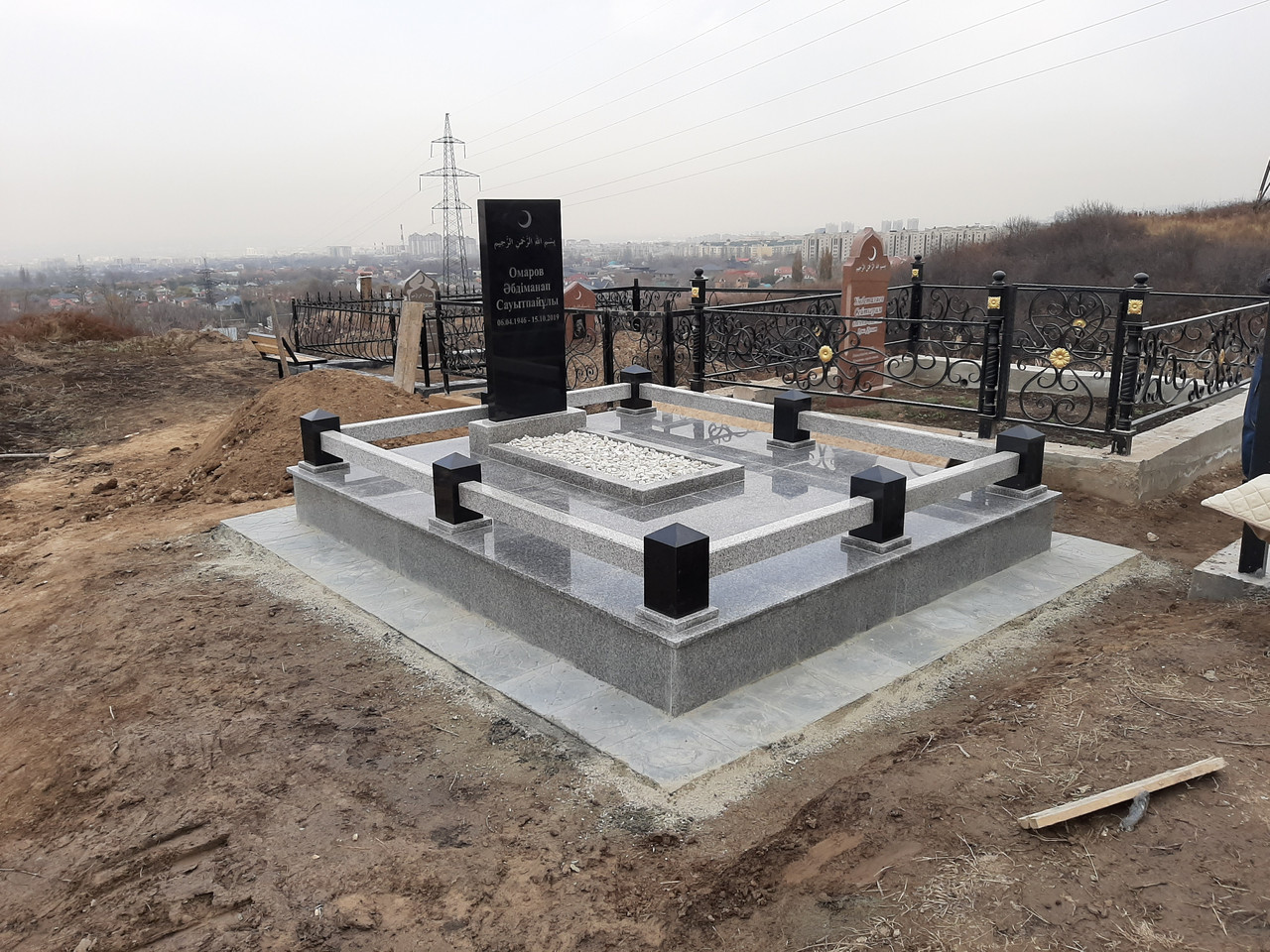 Изготовление и установка надгробных памятников