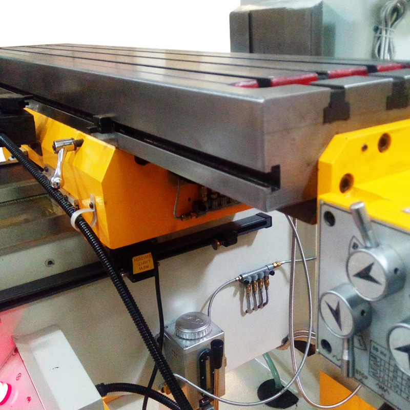 Фрезерный станок с УЦИ FHX-55PD