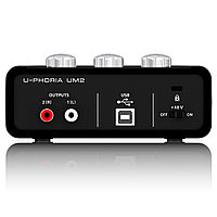 Внешняя студийная звуковая карта Behringer UM22