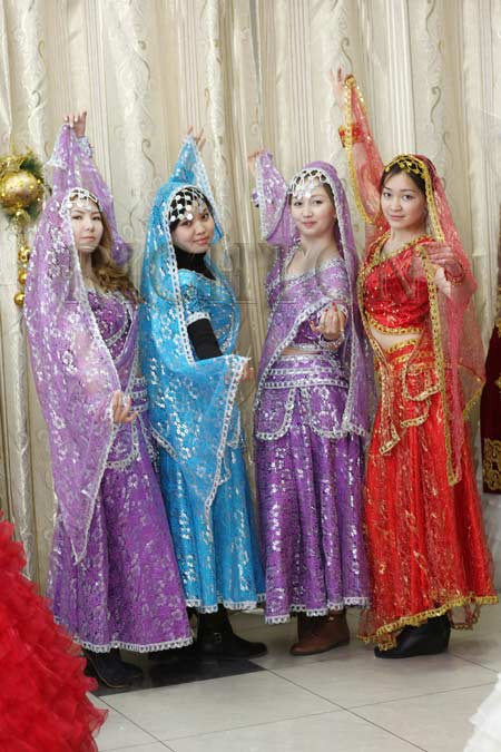 Индийские костюмы для взрослых Алматы. Древний танец