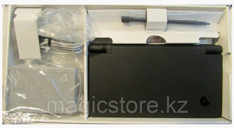 Игровая приставка Nintendo DSi XL (черная)