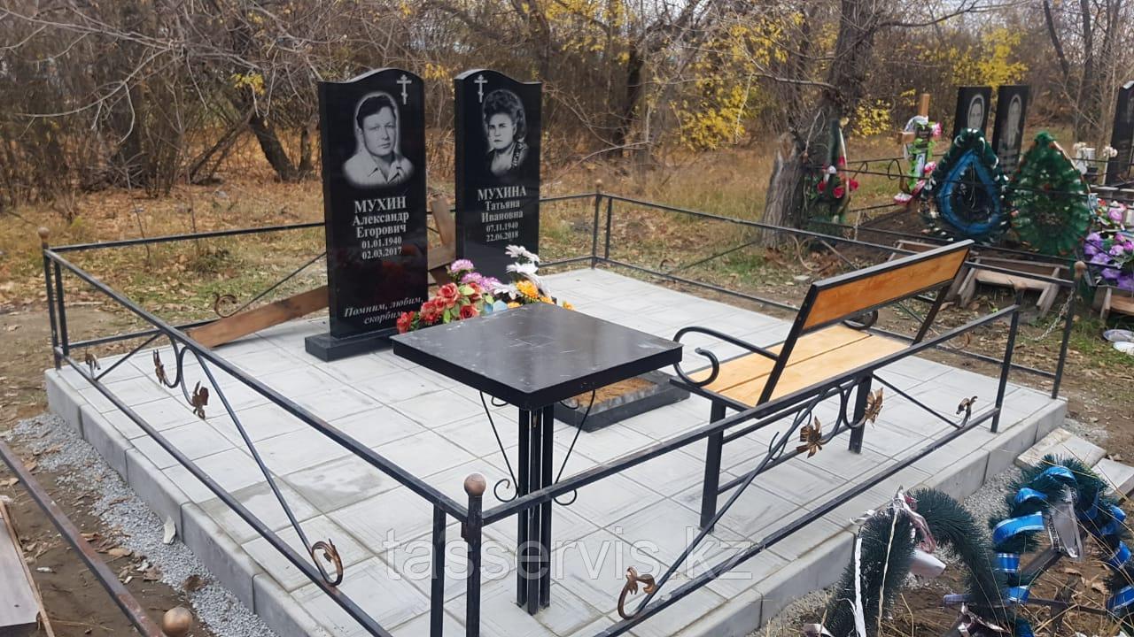 Укладка тротуарной плитки на могилу