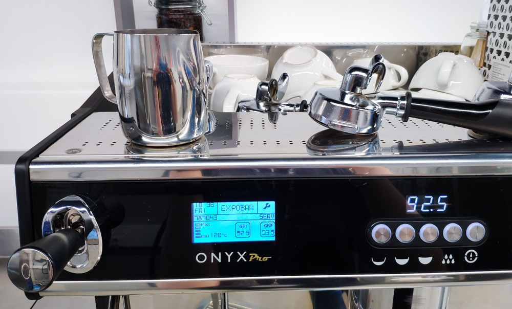 Автоматическая рожковая кофемашина Onyx Pro 3GR, 3 группы