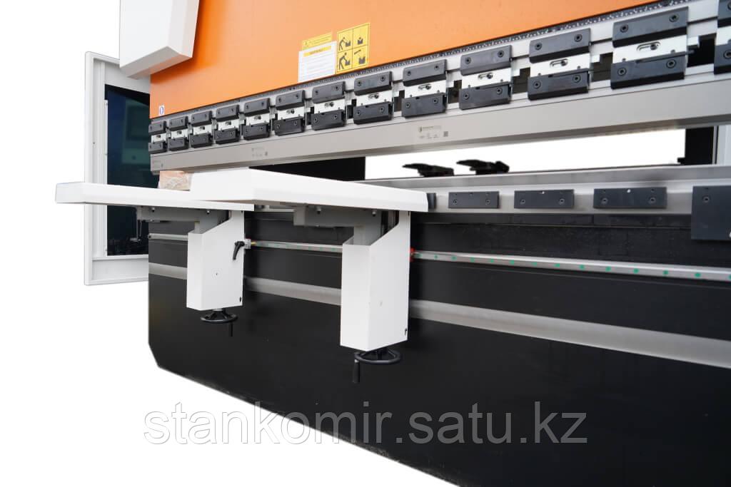 Вертикальный листогибочный пресс Vartek BasicForm 3100x135 с ЧПУ NexT 1.0 (Step Automation SA10)