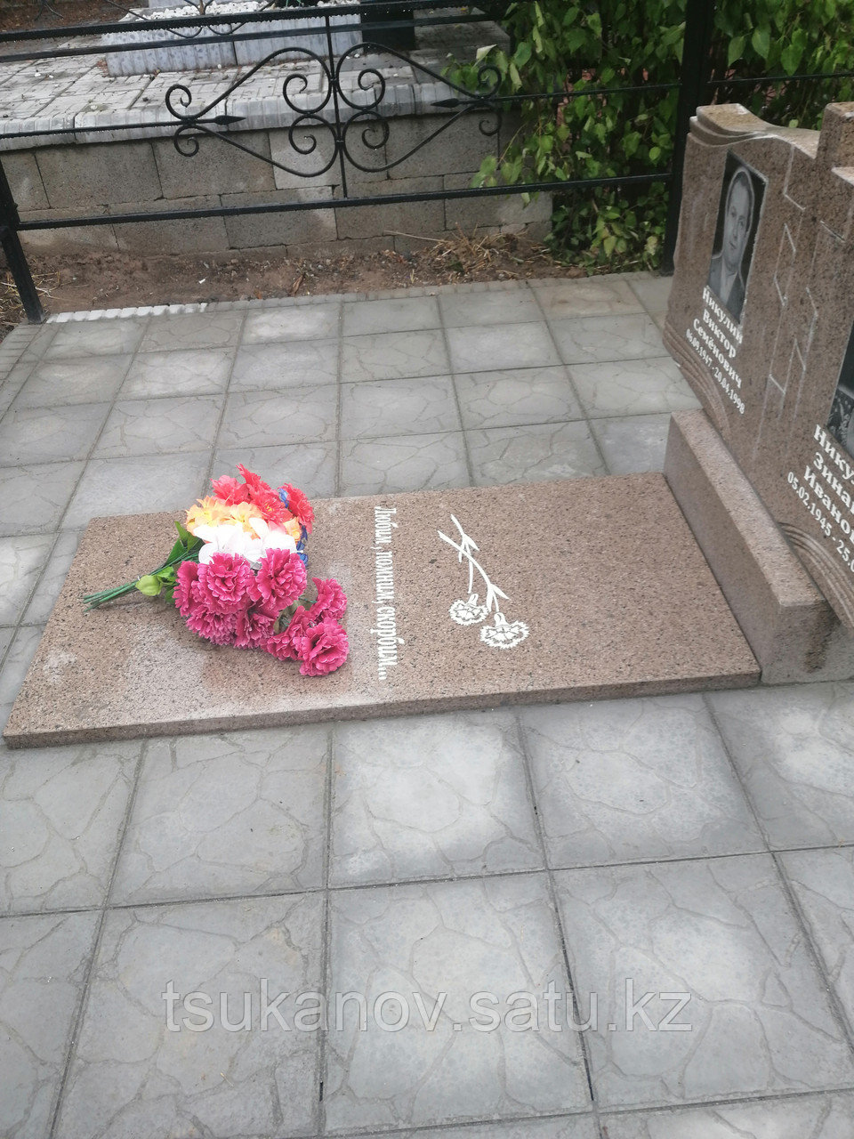 Благоустройство могил тротуарной плиткой