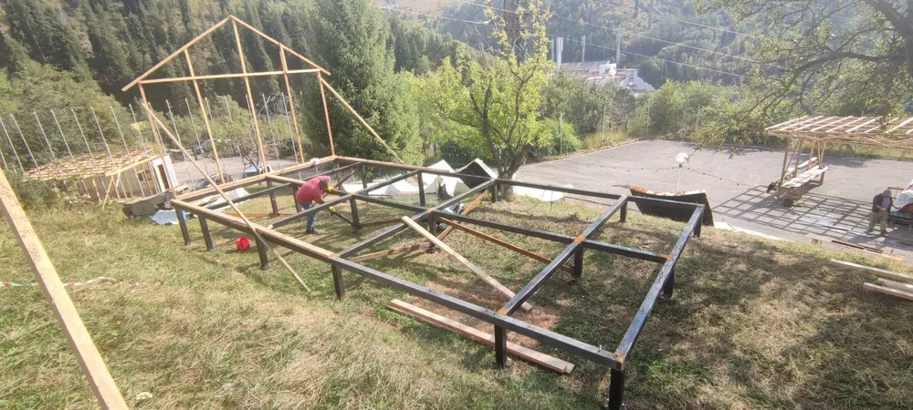 Сборка гостевых домов из бруса для эко-туризма
