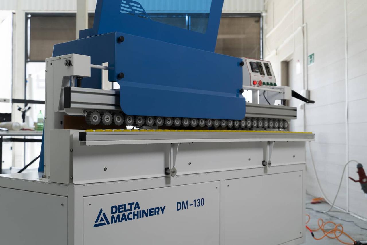 Автоматический кромкооблицовочный станок DELTAMACHINERY DM-130