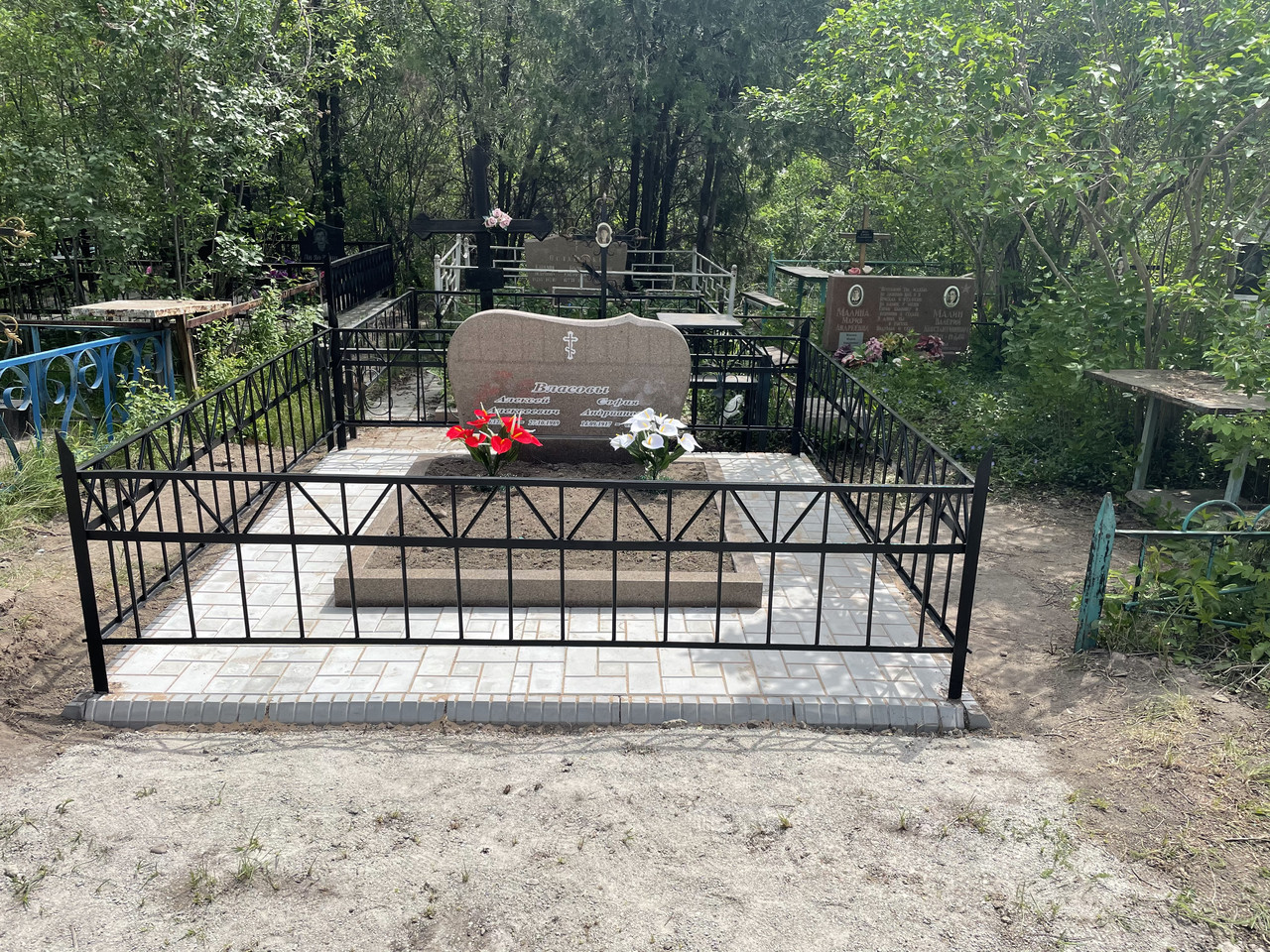 Благоустройство могилы