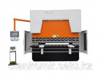 Вертикальный листогибочный пресс Vartek BasicForm 3100x220 с ЧПУ NexT 1.0 (Step Automation SA10)