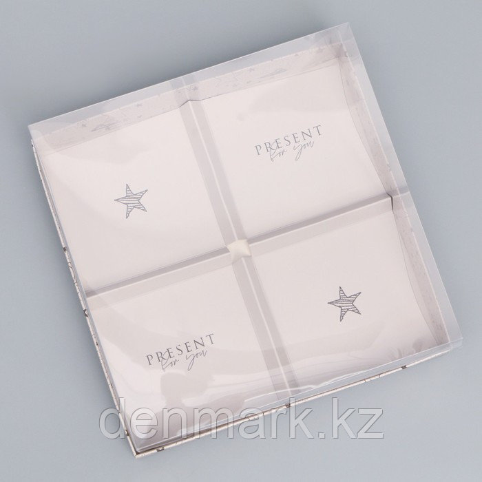Коробка кондитерская для муссовых пирожных «Present for you», 17.8 х 17.8 х 6.5 см