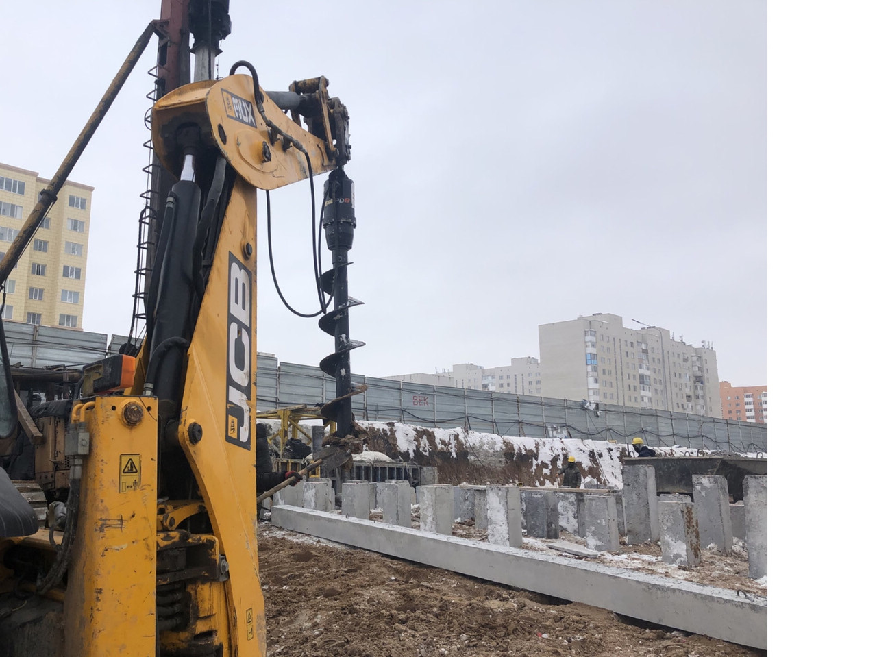 Ямобур - Буроям на базе экскаватора погрузчика JCB Услуги/Аренда