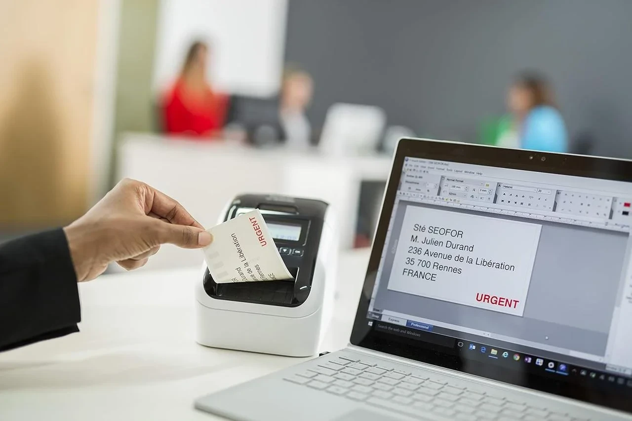 Принтер для печати этикеток Brother QL-810W с поддержкой USB и Wi-Fi