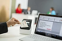Принтер для печати этикеток Brother QL-810W с поддержкой USB и Wi-Fi5