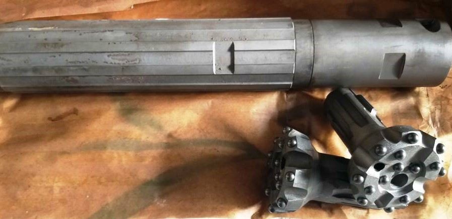 Погружной пневмоударник П 110 удар 3,2 усиленный, ребристый