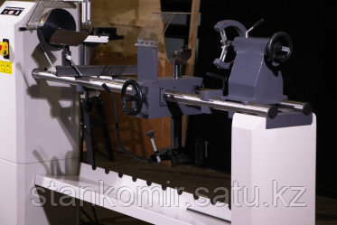 Деревообрабатывающий токарный станок DSL-1500/400