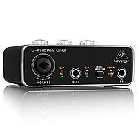 Внешняя студийная звуковая карта Behringer UM21